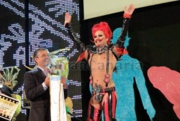 Dragqueen GIO gewinnt die Gala beim Karneval Costa de Mogán 2013