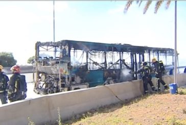 Linienbus auf der GC-1 völlig ausgebrannt
