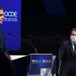 Sánchez und Macron beim OECD-Treffen