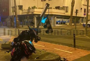 Ein Roller auf der Flucht erlitt in Las Palmas einen Totalschaden