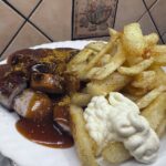 Currywurst mit Pommes (Hausgemacht)