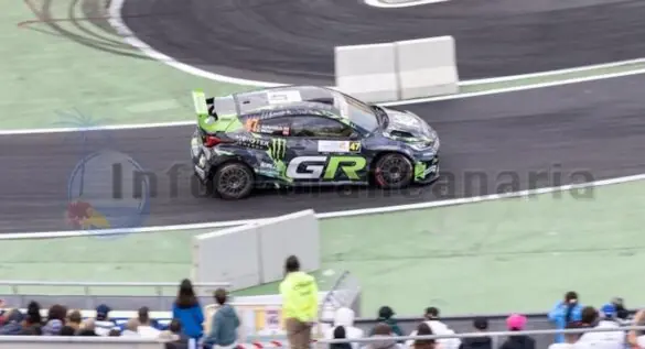Rallye im Stadion (ACFIPress)