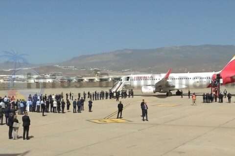 Flugzeug des Papstes gelandet