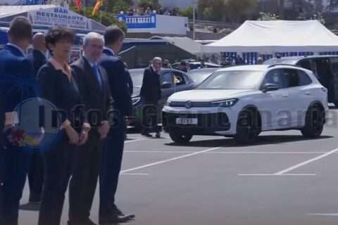 Papst in weißem VW