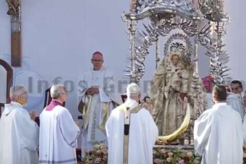 Papst und Virgen del Pino im Stadion Gran Canaria